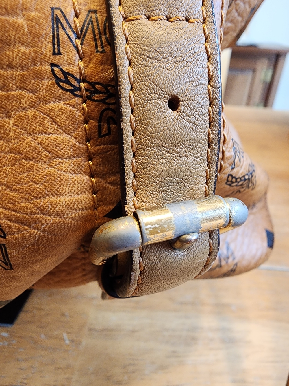 MCM Visetos Shoulder Bag in brown with a monogram print, gold-tone hardware - Picture 3 of 16